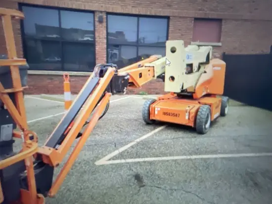 2016 JLG E400AJPN Articulating Boom Lift