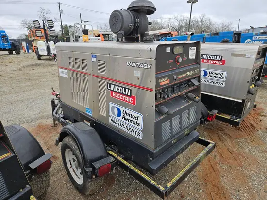 2019 Lincoln Electric VANTAGE 549 Welder