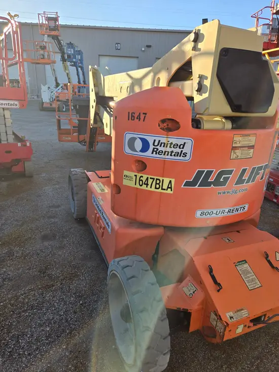2013 JLG E400AJP Articulating Boom Lift