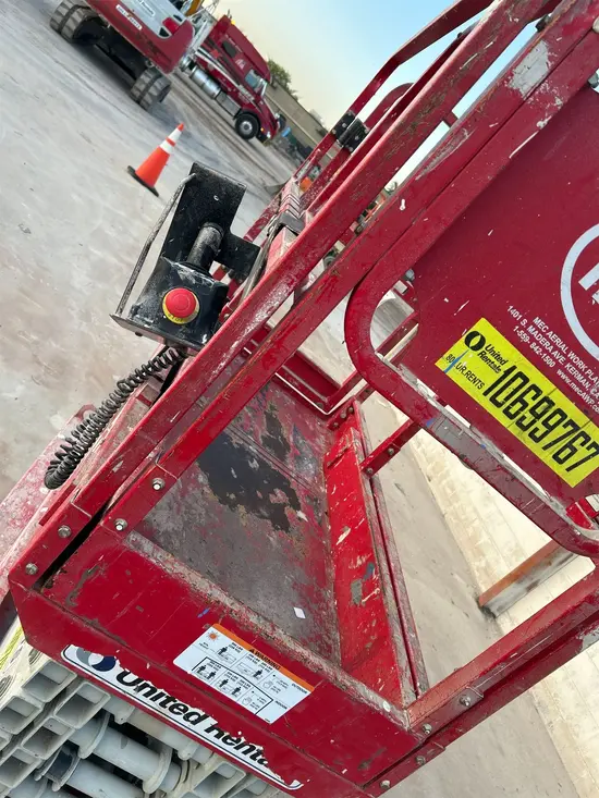 2017 MEC MICRO 19 Scissor Lift