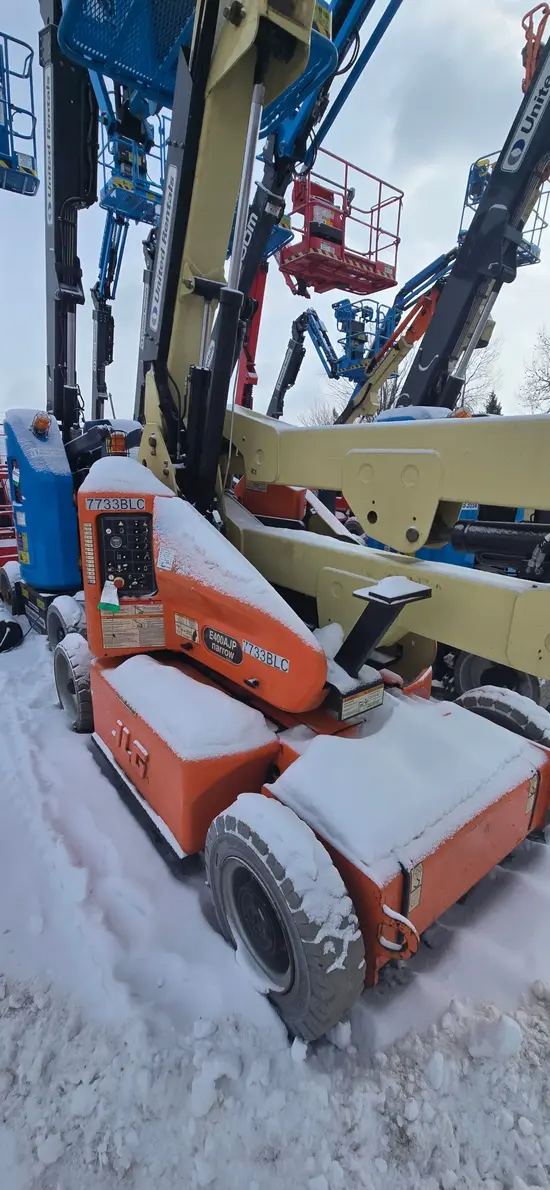 2012 JLG E400AJPN Articulating Boom Lift
