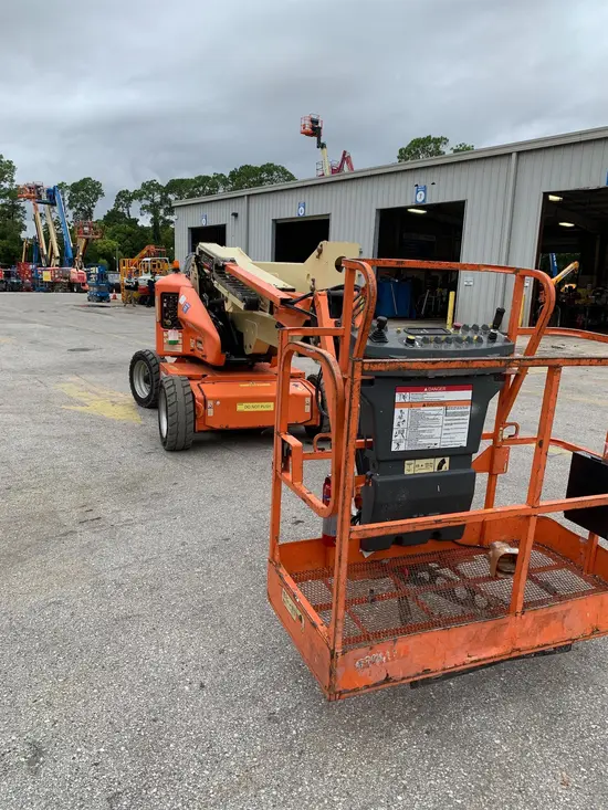 2016 JLG E450AJ Articulating Boom Lift