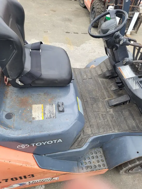 2016 Toyota 8FD35U Warehouse Forklift