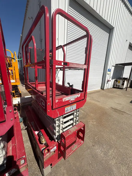 2019 MEC MICRO 19 Scissor Lift
