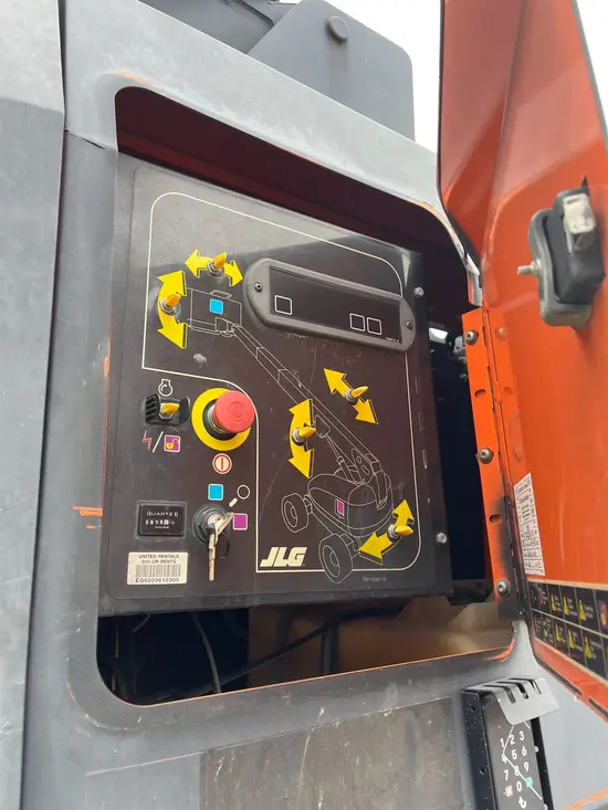 2014 JLG 800S Boom Lift
