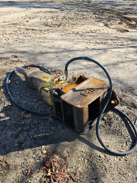 2017 Atlas Copco SB 452 Attachment