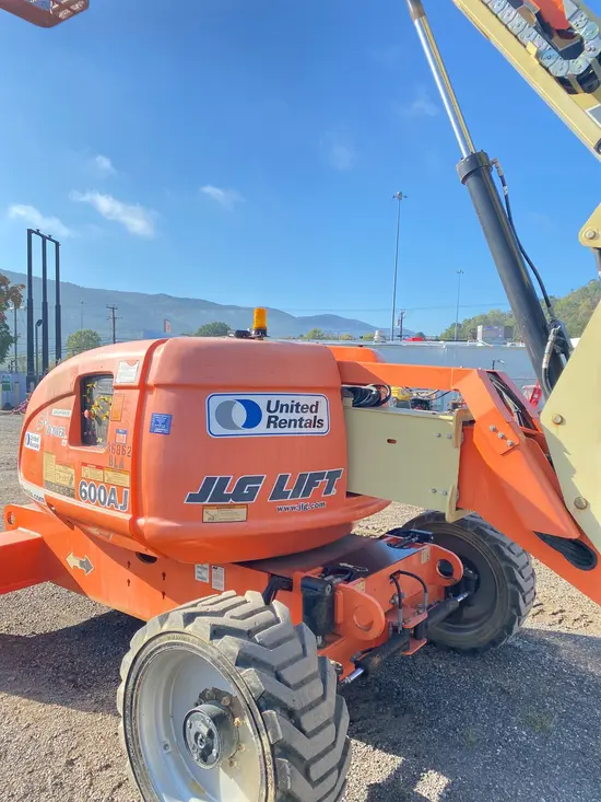 2016 JLG 600AJ Articulating Boom Lift
