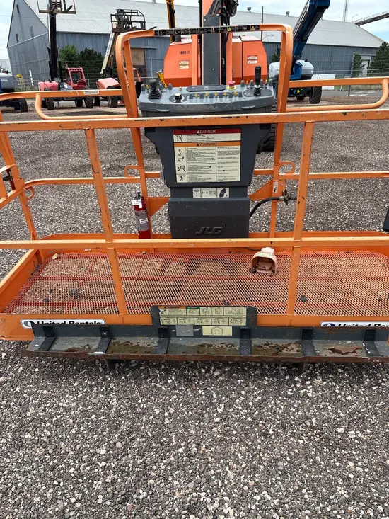2016 JLG 800AJ Articulating Boom Lift