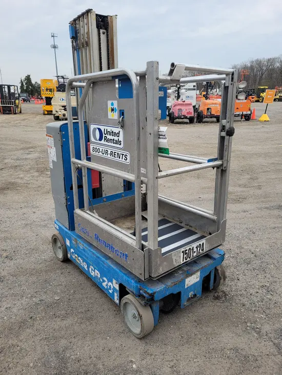 2017 Genie GR-20 Self-Propelled One-Person Lift