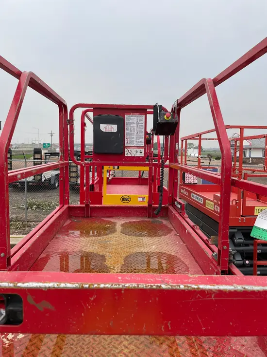 2017 MEC 4046SE Scissor Lift