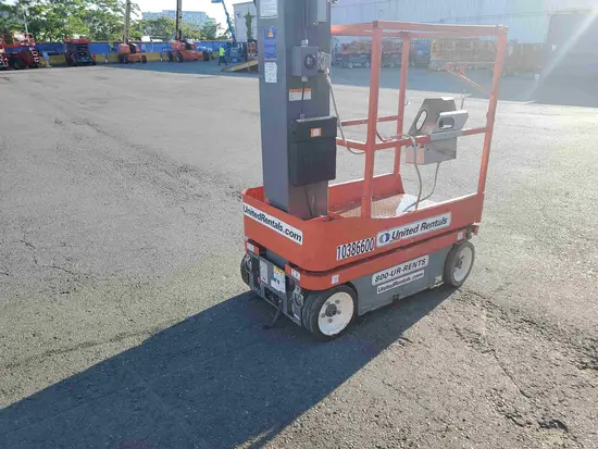 2015 Skyjack SJ12 Self-Propelled One-Person Lift