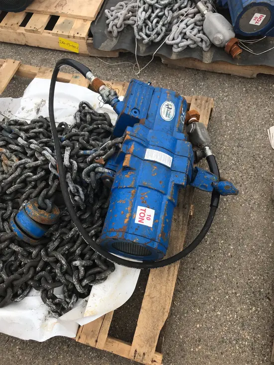 2012 JD NEUHAUS PROFI 10T Hoist
