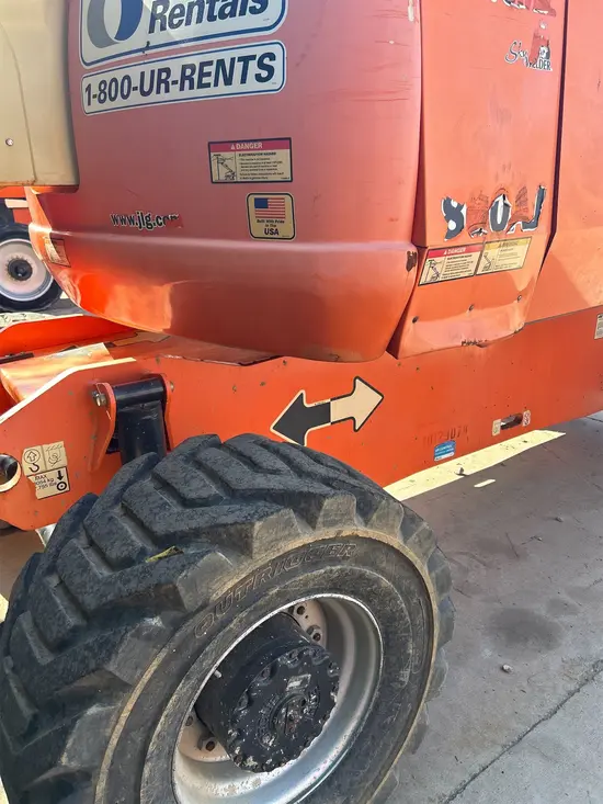2013 JLG 800AJ Articulating Boom Lift