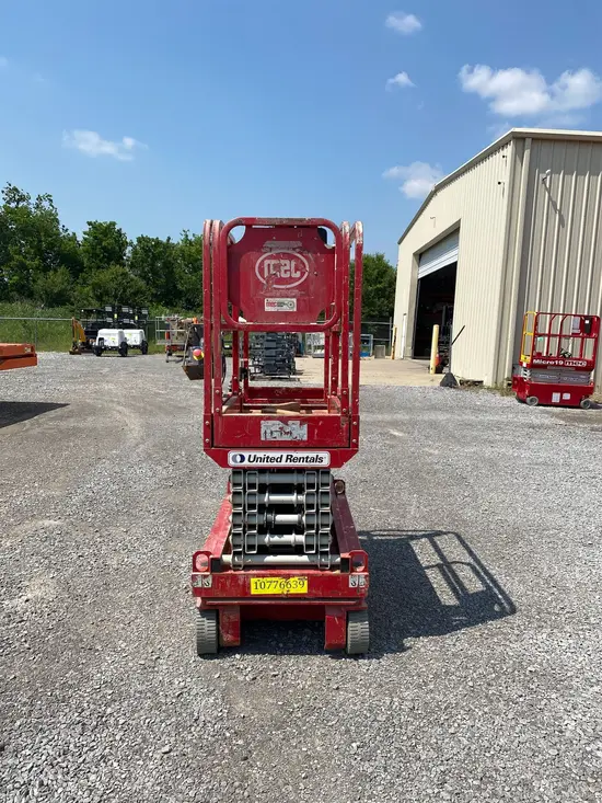 2018 MEC MICRO 19 Scissor Lift