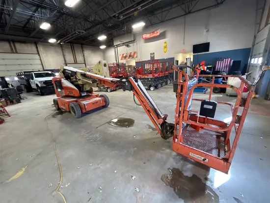 2012 JLG E400AJPN Articulating Boom Lift