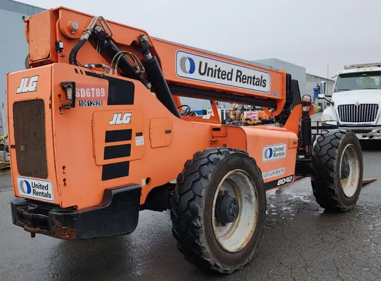 2017 SKYTRAK 8042 Forklift