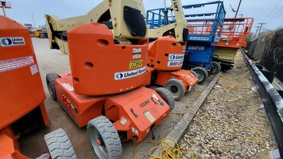 2013 JLG E400AJPN Articulating Boom Lift