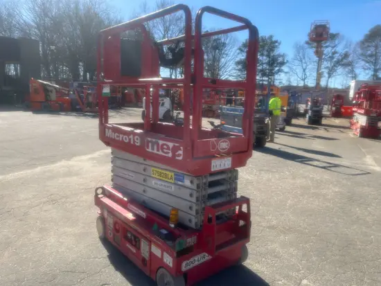 2018 MEC MICRO 19 Scissor Lift