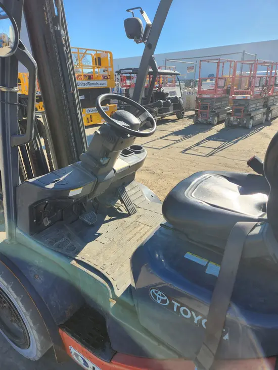 2017 Toyota 8FDU30 Warehouse Forklift