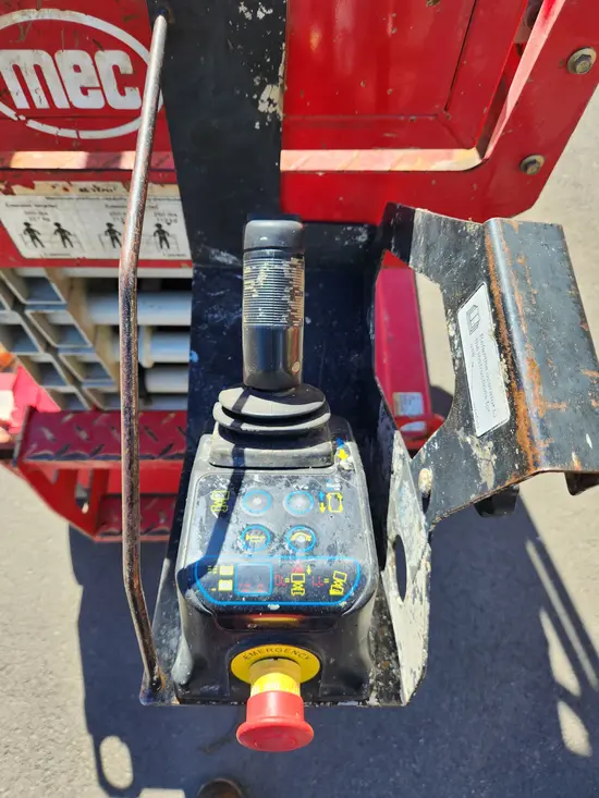 2018 MEC MICRO 19 Scissor Lift
