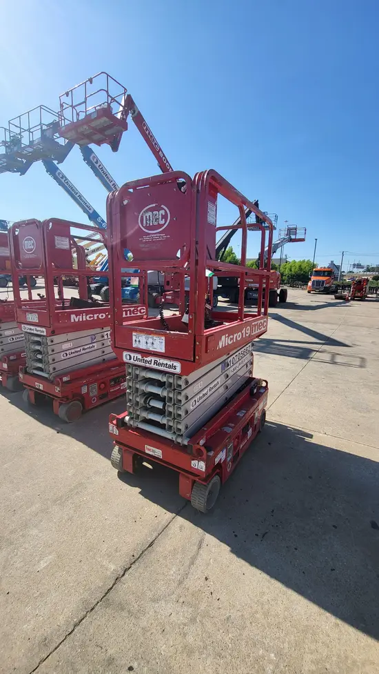 2018 MEC MICRO 19 Scissor Lift