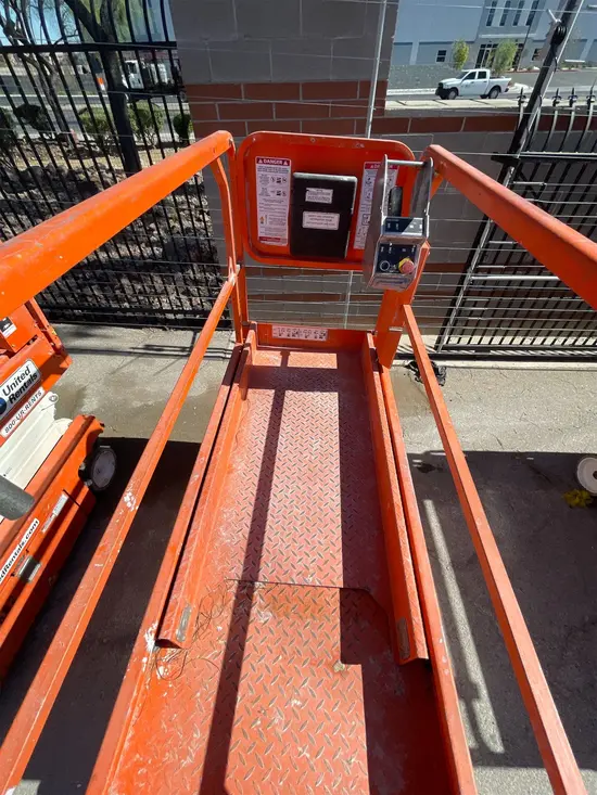 2018 Snorkel S3219E Scissor Lift