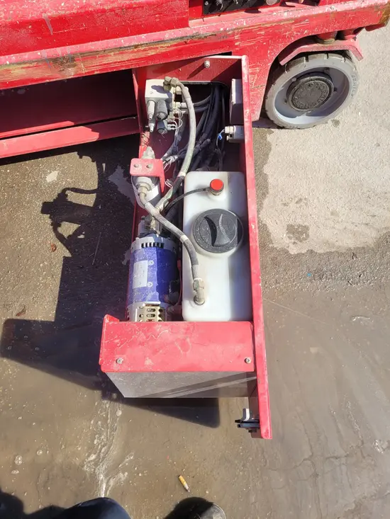 2017 MEC 3346SE Scissor Lift