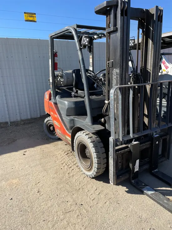 2018 Toyota 8FGU25 Warehouse Forklift