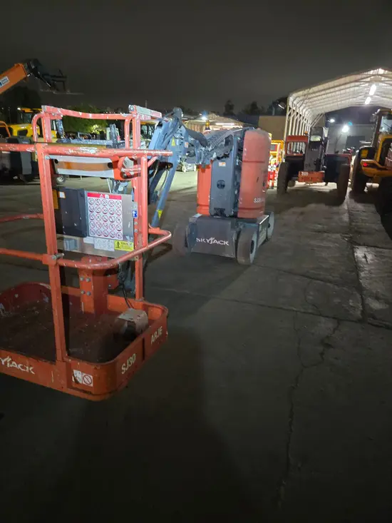 2017 Skyjack SJ30ARJE Articulating Boom Lift