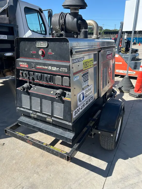 2019 Lincoln Electric VANTAGE 549 Welder