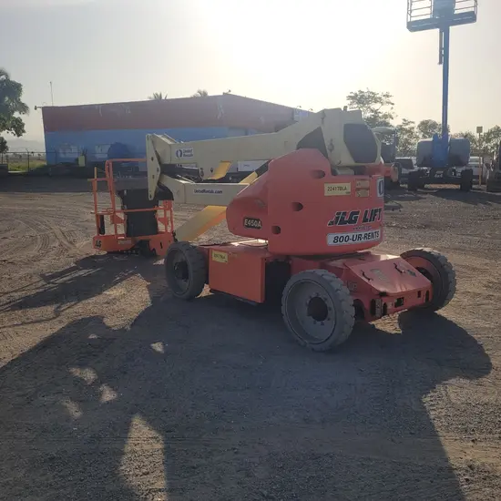2015 JLG E450A Articulating Boom Lift