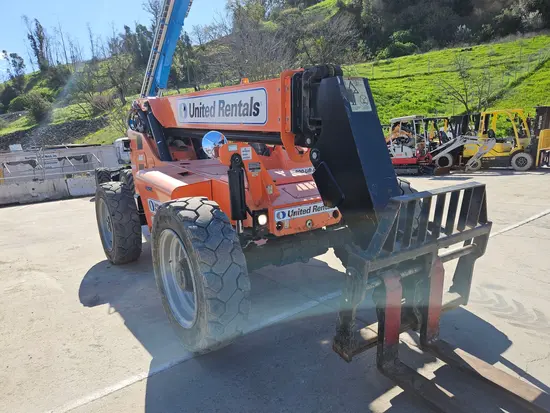 2017 SKYTRAK 8042 Forklift