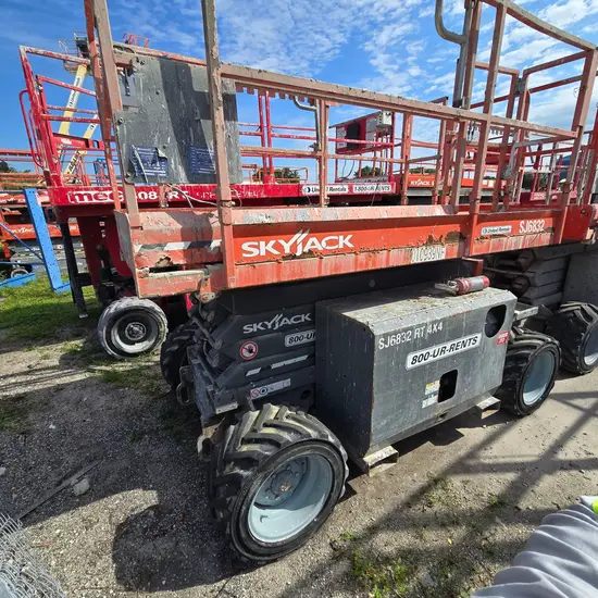 2017 Skyjack SJ6832RT Rough Terrain Scissor Lift