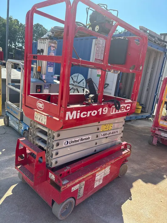 2018 MEC MICRO 19 Scissor Lift