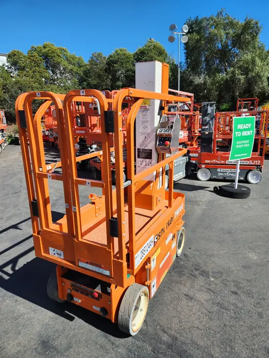 2021 Snorkel TM16E Self-Propelled One-Person Lift