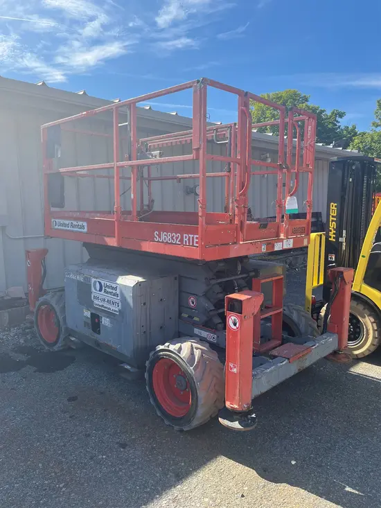 2016 Skyjack SJ6832RT Scissor Lift
