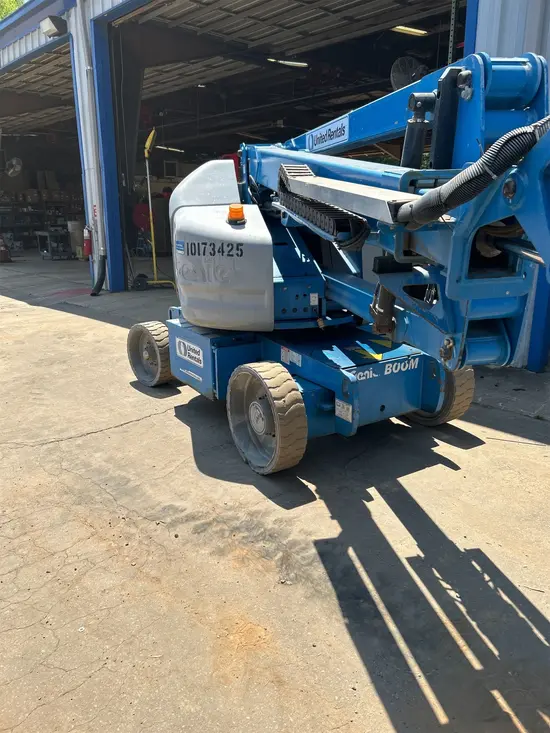 2013 Genie Z-40/23N RJ Articulating Boom Lift