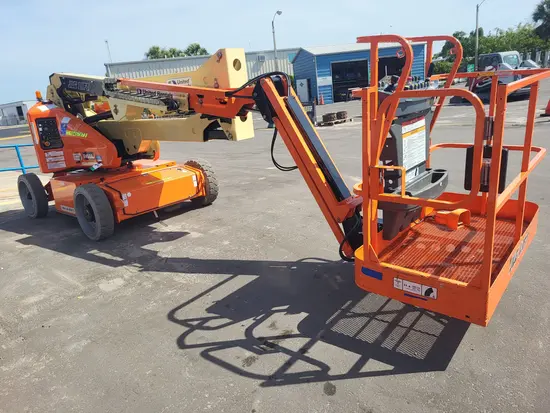 2016 JLG E450AJ Articulating Boom Lift