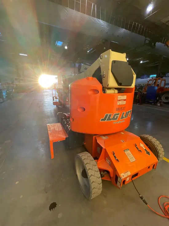 2016 JLG E400AJPN Articulating Boom Lift