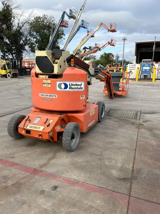 2014 JLG E400AJPN Articulating Boom Lift