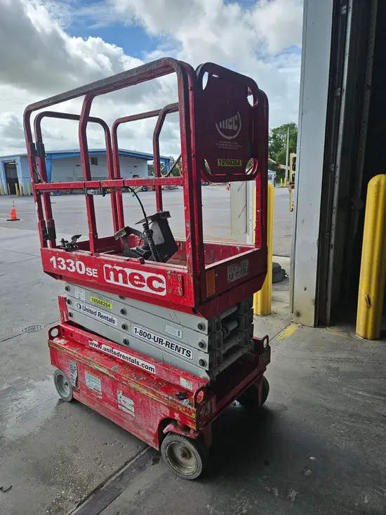 2017 MEC 1330SE Scissor Lift