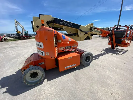2016 JLG E400AJPN Articulating Boom Lift