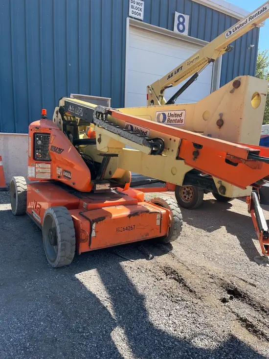 2014 JLG E450AJ Articulating Boom Lift