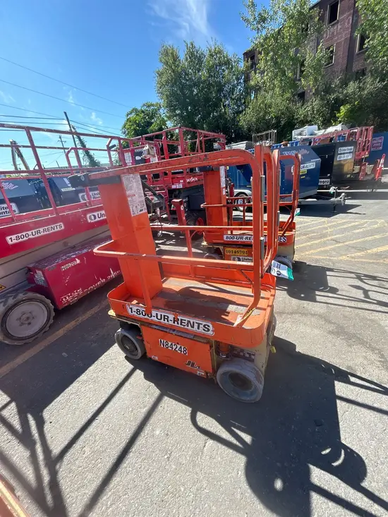 2014 JLG 1230ES Self-Propelled One-Person Lift