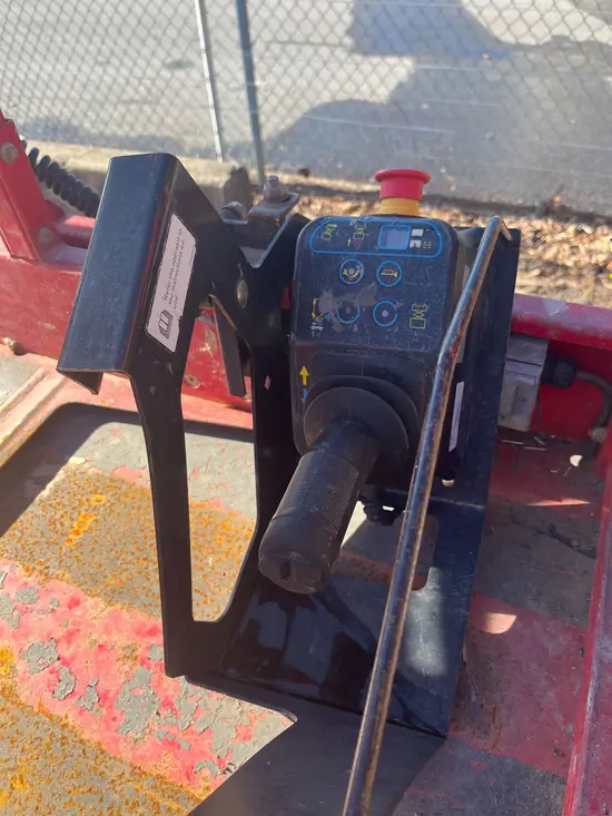 2018 MEC MICRO 19 Scissor Lift