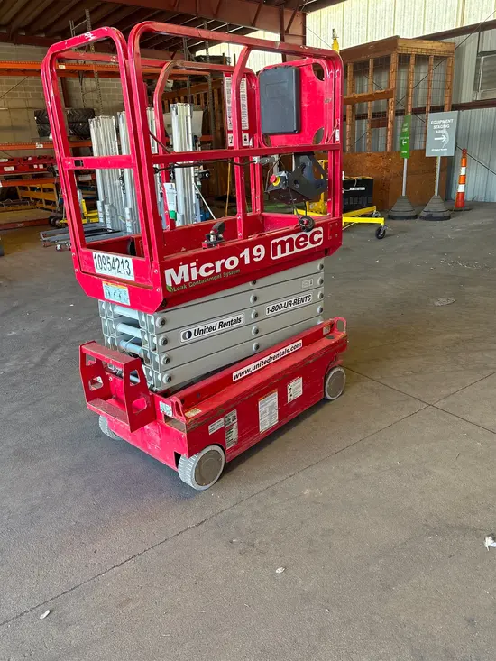 2019 MEC MICRO 19 Scissor Lift