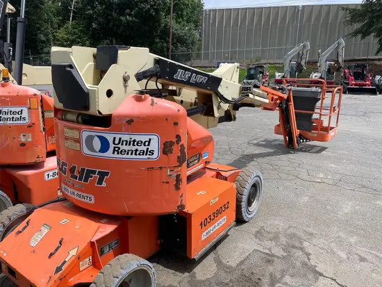2015 JLG E400AJPN Articulating Boom Lift