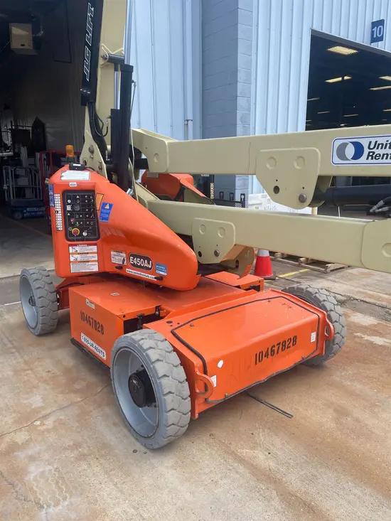 2016 JLG E450AJ Articulating Boom Lift