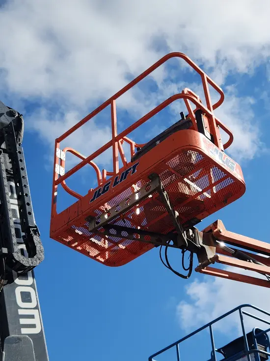 2013 JLG E450AJ Articulating Boom Lift