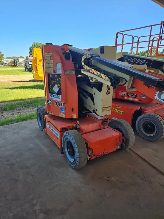 2015 JLG E300AJP Articulating Boom Lift